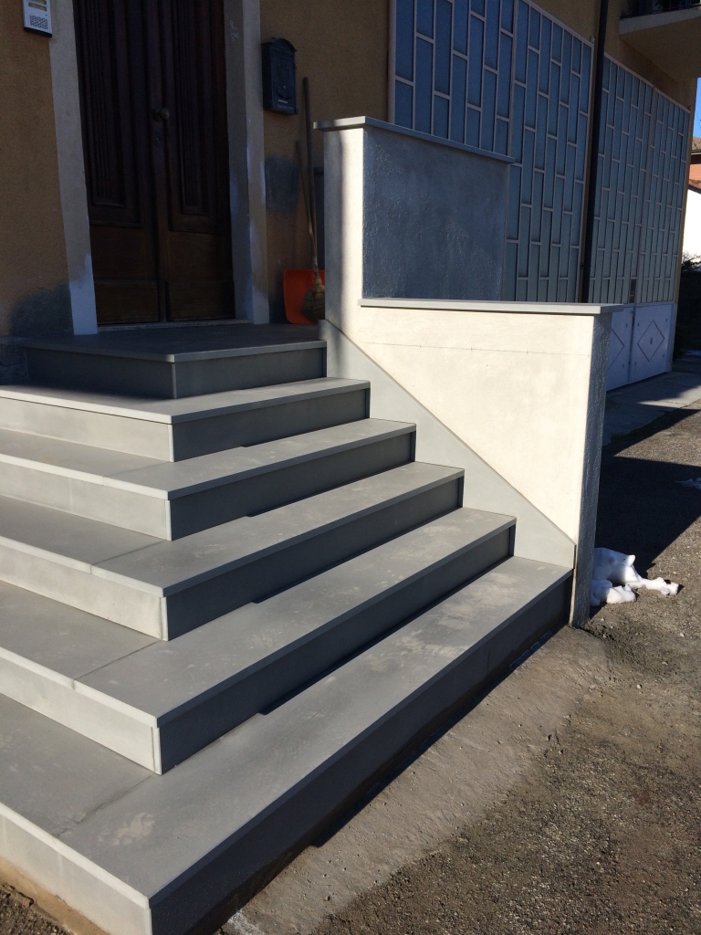 scala in PIETRA SERENA SPAZZOLATA.JPG